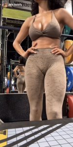 Mia1.364eff413636452be.md.jpg