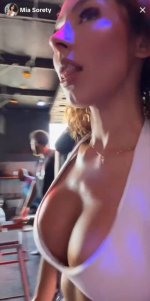Mia21ee4b382e1db47e82.md.jpg